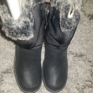 BNWT skechers snow/winter boots